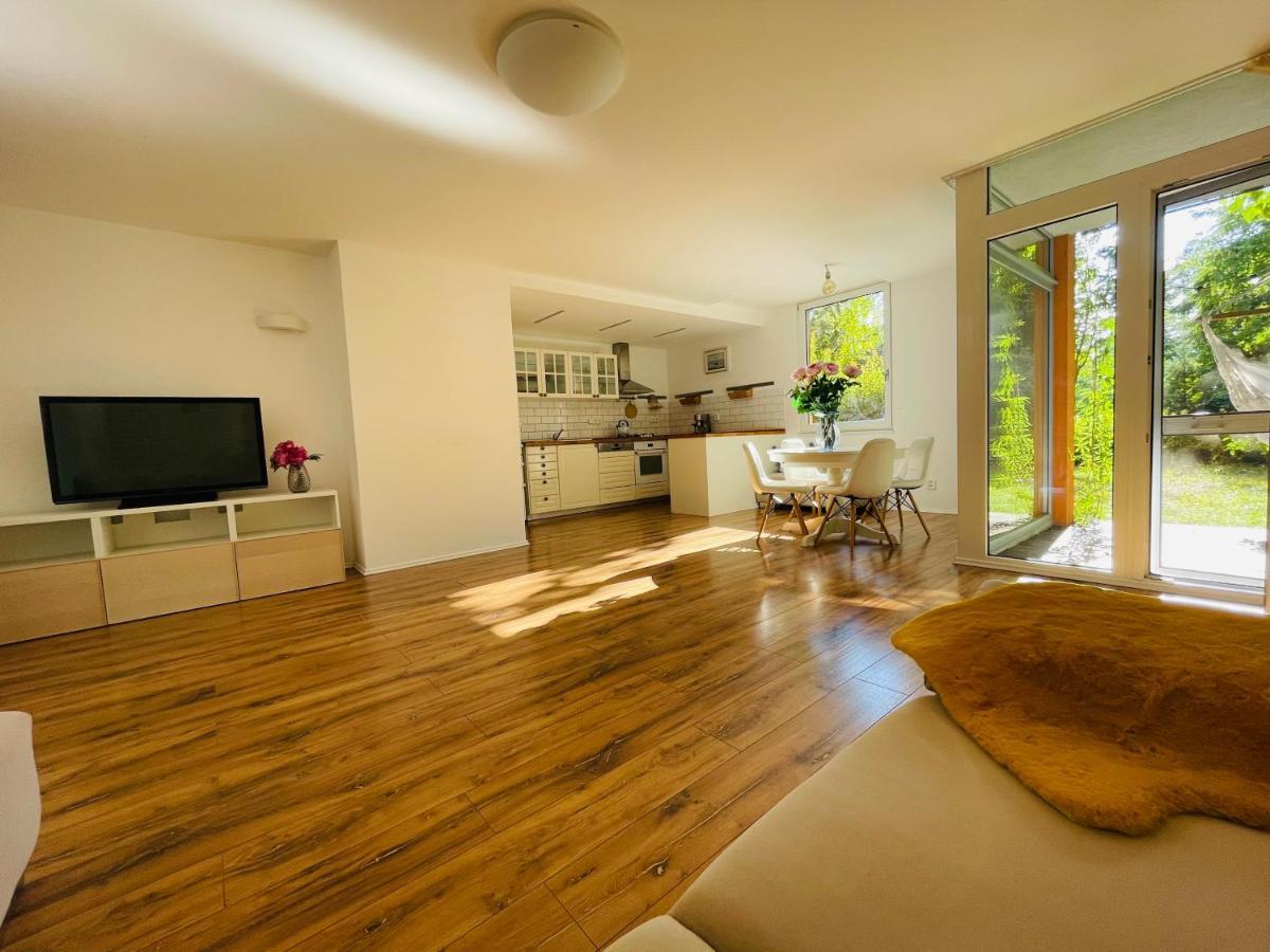70M2 Romantic Living In The Old Town With Garden 布拉迪斯拉发 外观 照片