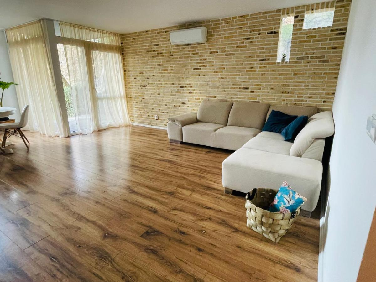70M2 Romantic Living In The Old Town With Garden 布拉迪斯拉发 外观 照片